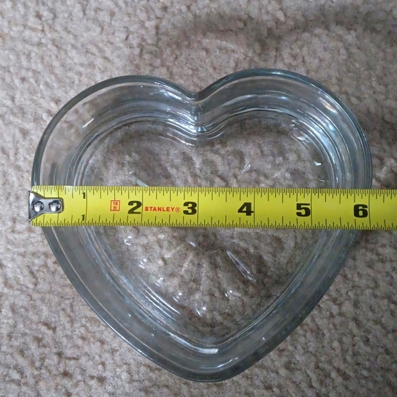 Heart Glass Bowl - Picture 3 of 4